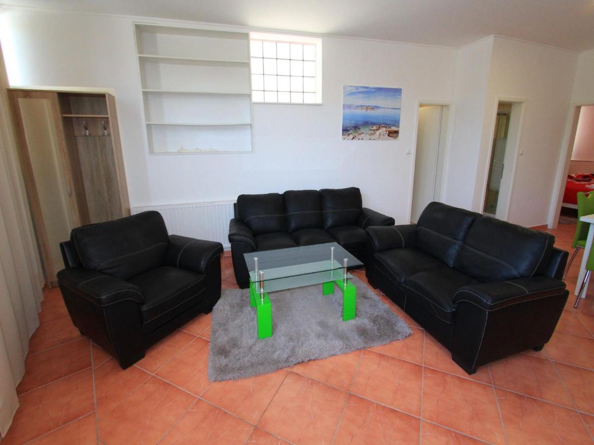 Apartments Nero Novi Vinodolski Esterno foto