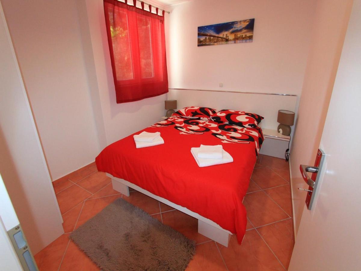 Apartments Nero Novi Vinodolski Esterno foto
