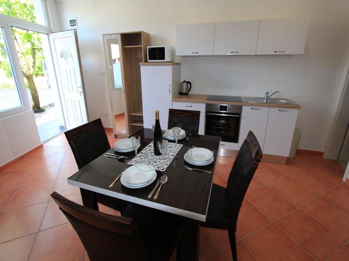 Apartments Nero Novi Vinodolski Esterno foto