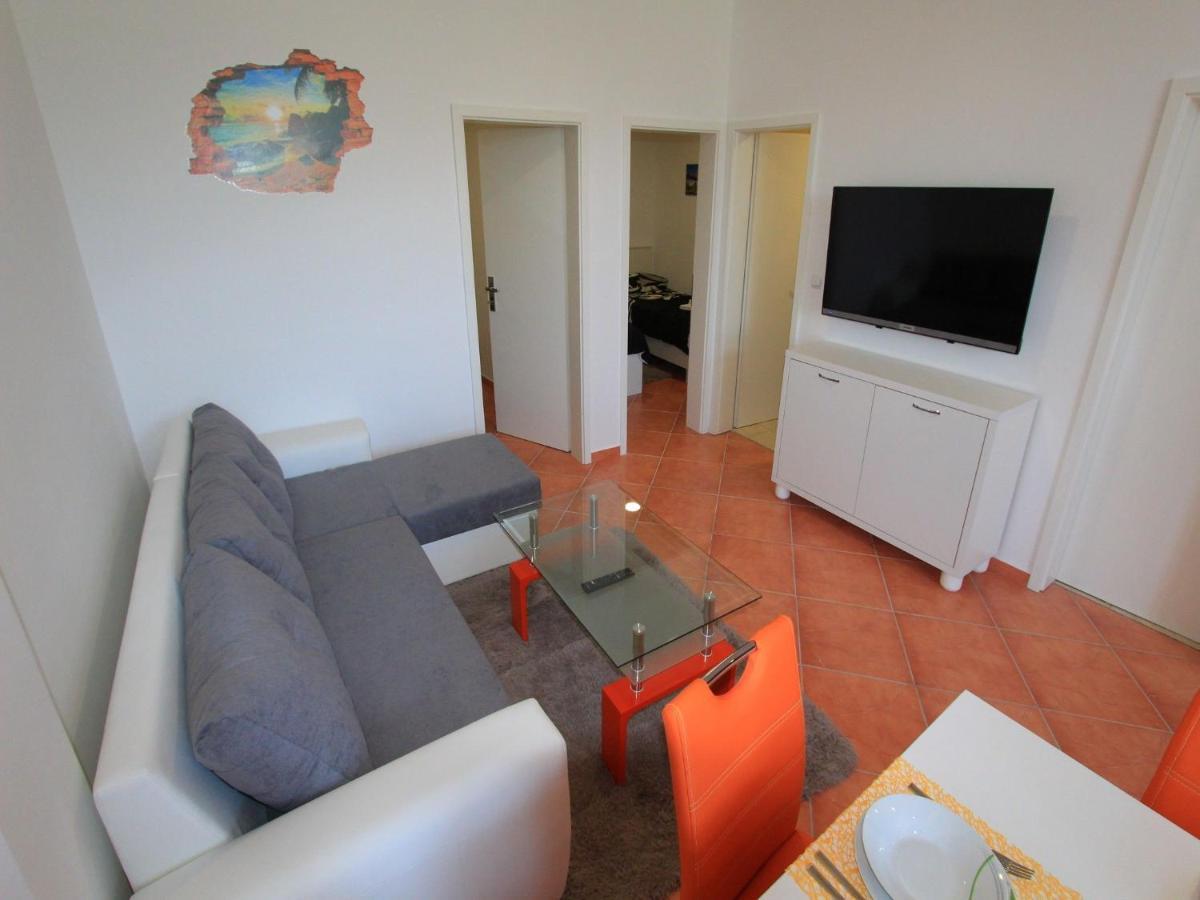 Apartments Nero Novi Vinodolski Esterno foto