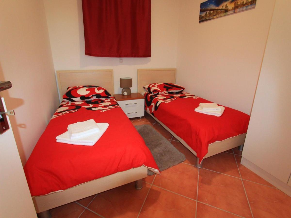 Apartments Nero Novi Vinodolski Esterno foto