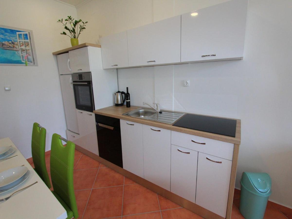 Apartments Nero Novi Vinodolski Esterno foto