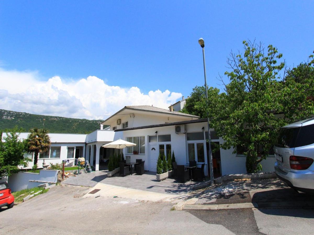 Apartments Nero Novi Vinodolski Esterno foto