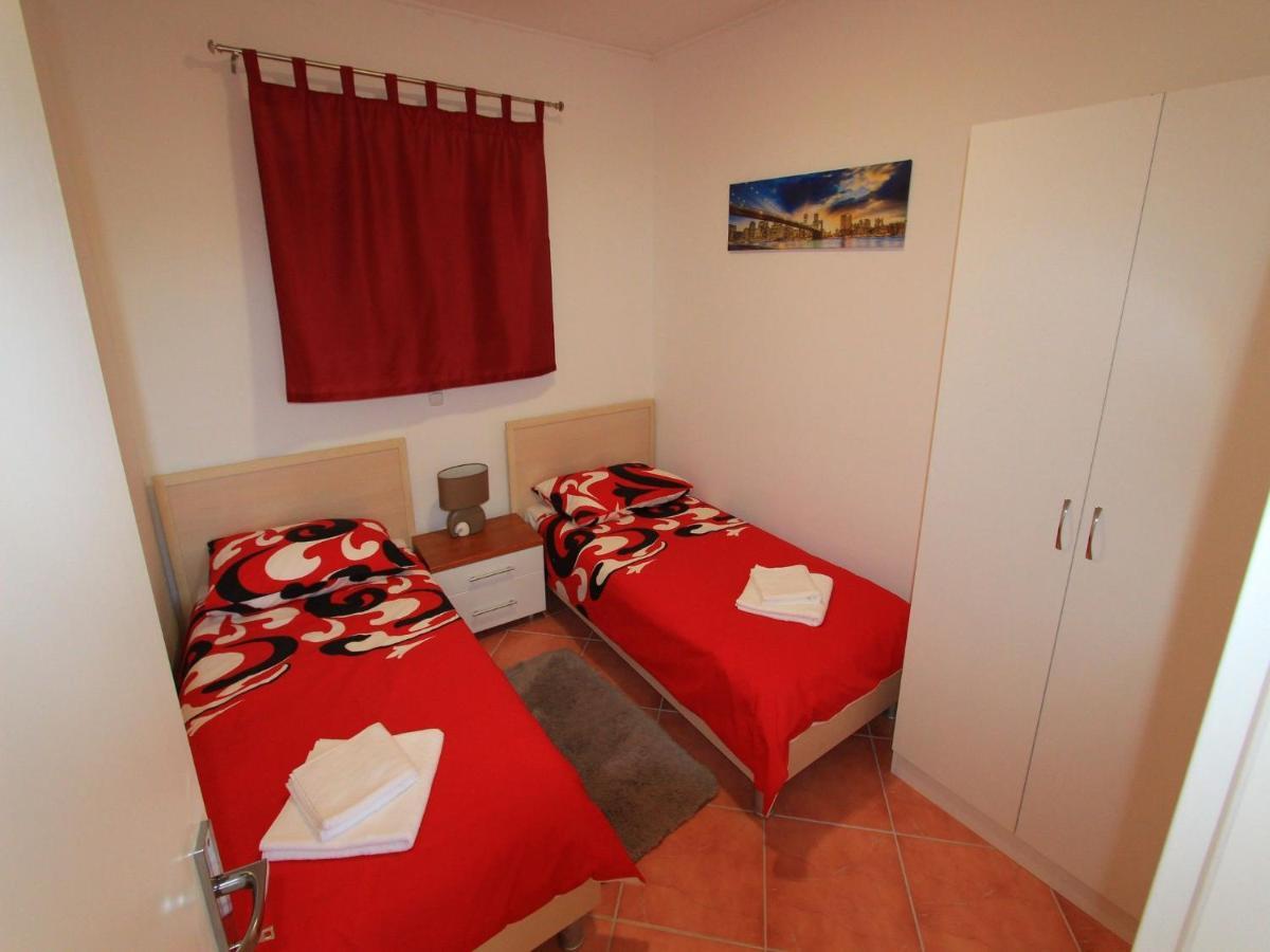 Apartments Nero Novi Vinodolski Esterno foto